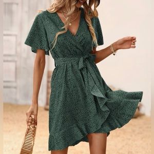 Green Polka Dot Print Butterfly Sleeve Ruffle Trim Wrap Hem Belted Medium Dress